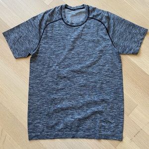 Men’s Gray Lululemon Tshirt